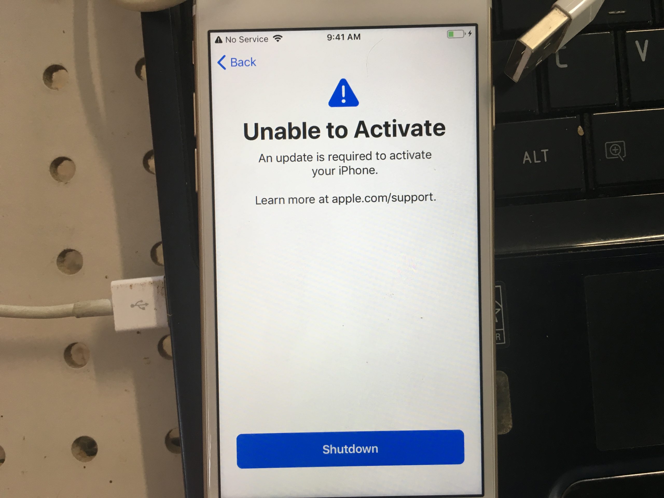 مفهوم Activation در آیفون چیست؟